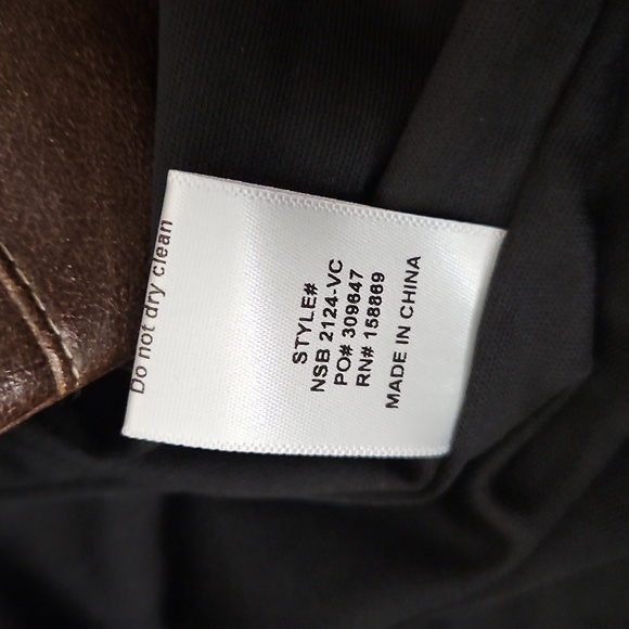 VICI | Front Runner Pleated Leather Mini Skirt. Espresso Brown Size L - Picture 9 of 11